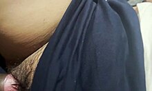 泰国女孩在自制视频中被拉伸紧绷的阴道